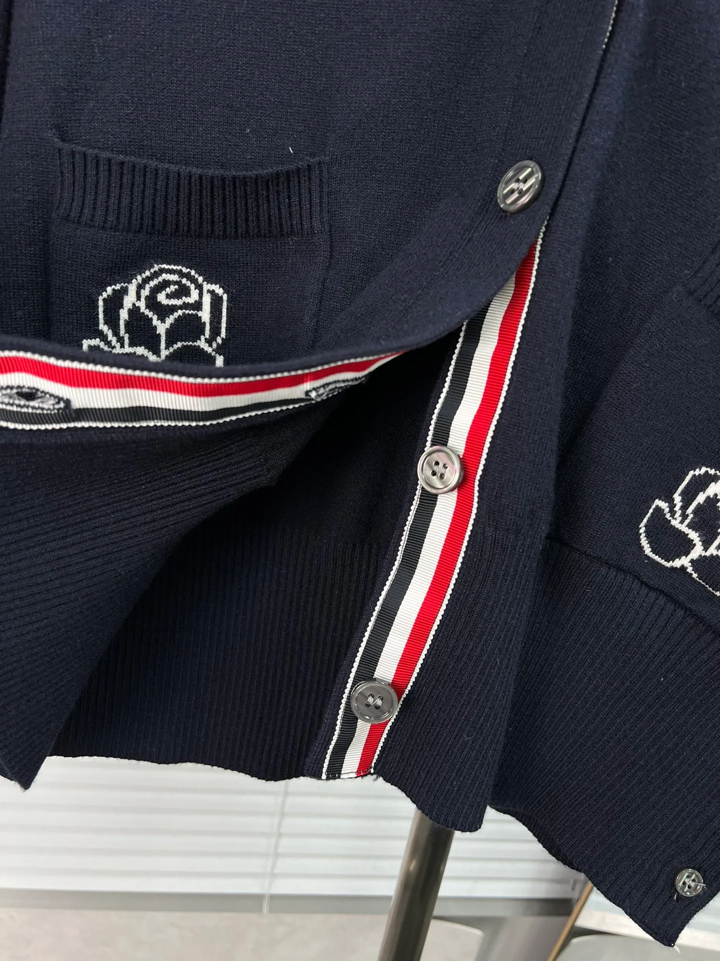 THOM BROWNE🇳🇱 V ： ：Cream White Gray Blue Sizes：0.1.2（S.M.L）